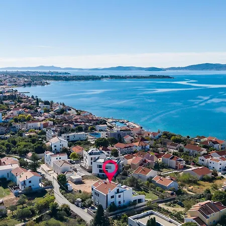 Paradise In With 6 Bedrooms, Pool And Gaming Villa *