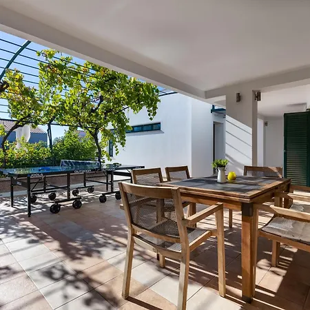 Paradise In With 6 Bedrooms, Pool And Gaming * זאדאר