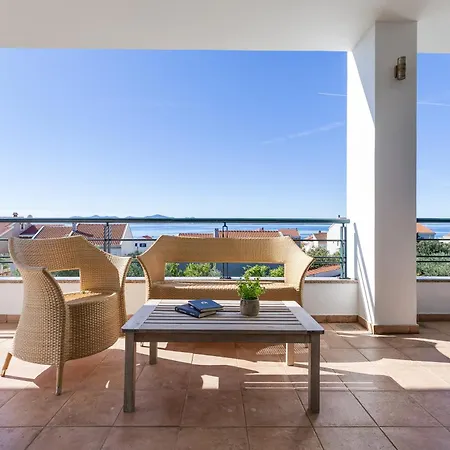 Paradise In With 6 Bedrooms, Pool And Gaming זאדאר