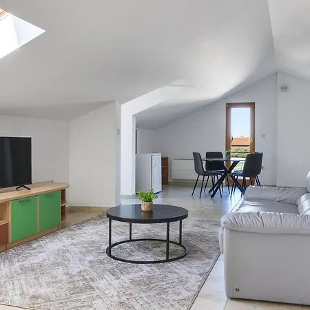 Paradise In With 6 Bedrooms, Pool And Gaming וילה זאדאר