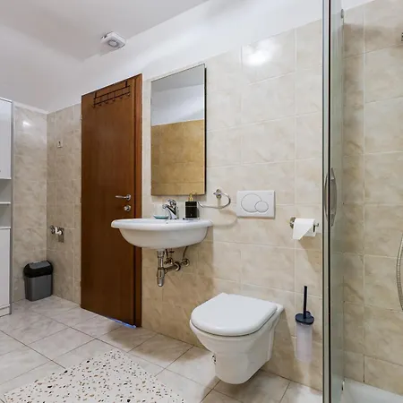 Villa Paradise In With 6 Bedrooms, Pool And Gaming *