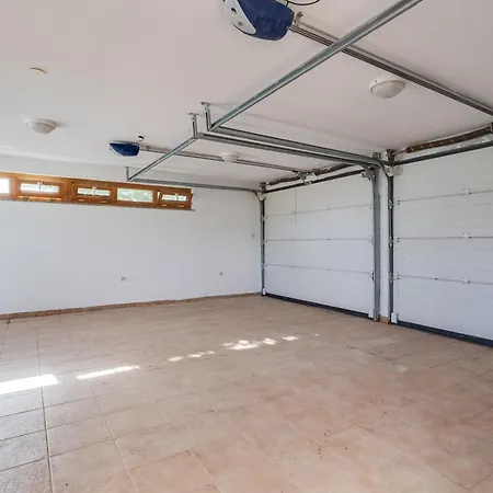 וילה Paradise In With 6 Bedrooms, Pool And Gaming זאדאר