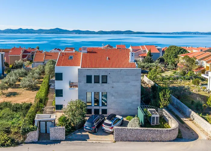 Vila Paradise In With 6 Bedrooms, Pool And Gaming Zadar