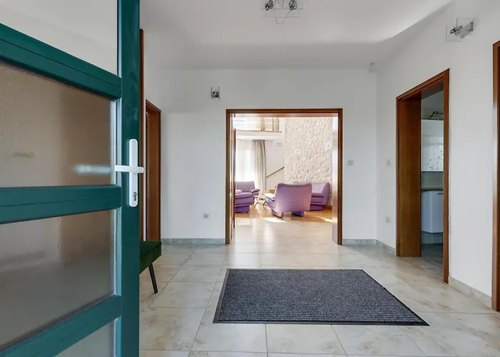 Vila Paradise In With 6 Bedrooms, Pool And Gaming Zadar
