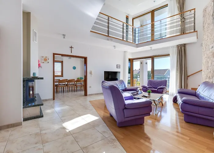Vila Paradise In With 6 Bedrooms, Pool And Gaming Zadar