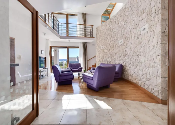 빌라 Paradise In With 6 Bedrooms, Pool And Gaming 자다르