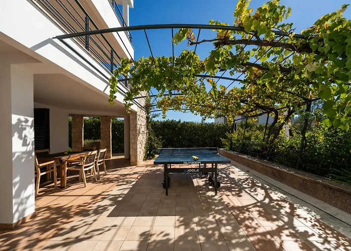 Paradise In With 6 Bedrooms, Pool And Gaming Vila *