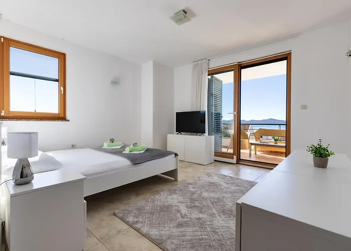 Vila Paradise In With 6 Bedrooms, Pool And Gaming *