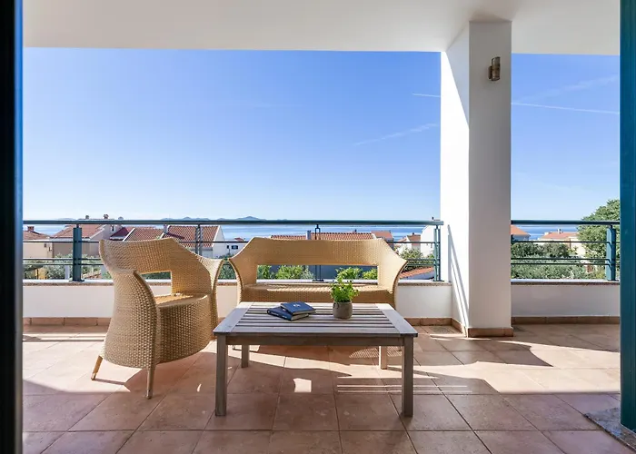 Paradise In With 6 Bedrooms, Pool And Gaming Zadar