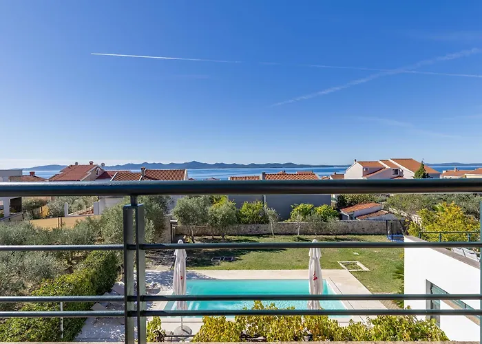 Vila Paradise In With 6 Bedrooms, Pool And Gaming *