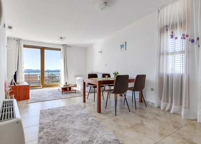 Paradise In With 6 Bedrooms, Pool And Gaming Zadar
