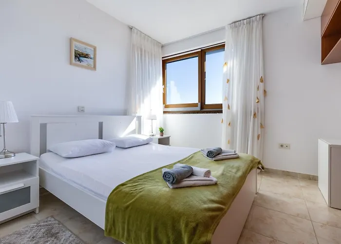 Paradise In With 6 Bedrooms, Pool And Gaming 빌라 자다르
