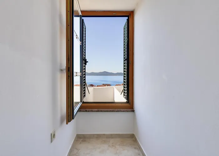 Paradise In With 6 Bedrooms, Pool And Gaming Vila *