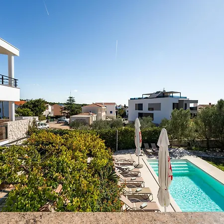 Paradise In With 6 Bedrooms, Pool And Gaming Βίλα *