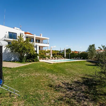 Βίλα Paradise In With 6 Bedrooms, Pool And Gaming