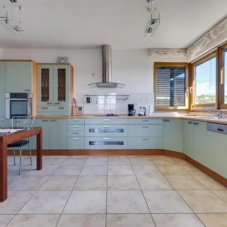 Paradise In With 6 Bedrooms, Pool And Gaming Villa Zára