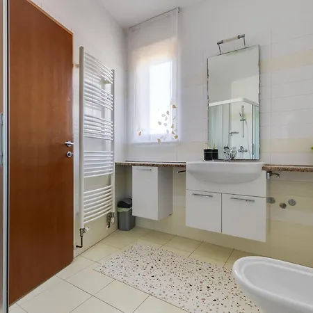 Villa Paradise In With 6 Bedrooms, Pool And Gaming Zára