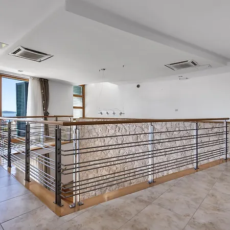 Villa Paradise In With 6 Bedrooms, Pool And Gaming *