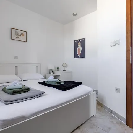 Βίλα Paradise In With 6 Bedrooms, Pool And Gaming *