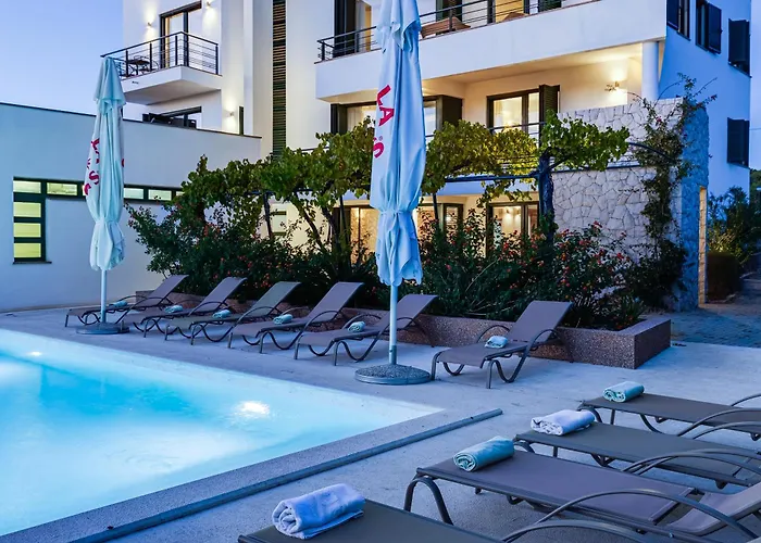 Βίλα Paradise In With 6 Bedrooms, Pool And Gaming *