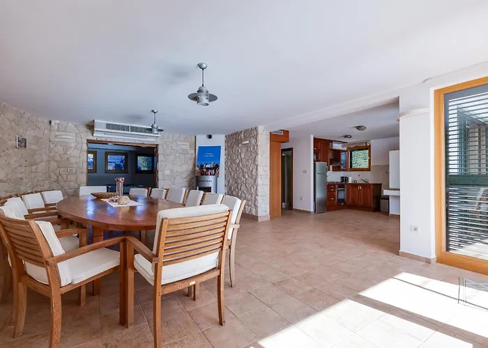 Paradise In With 6 Bedrooms, Pool And Gaming Villa Zadar