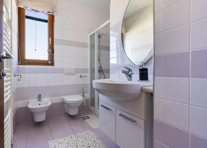 Βίλα Paradise In With 6 Bedrooms, Pool And Gaming Ζαντάρ