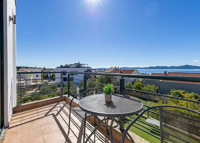 Paradise In With 6 Bedrooms, Pool And Gaming Villa Zadar
