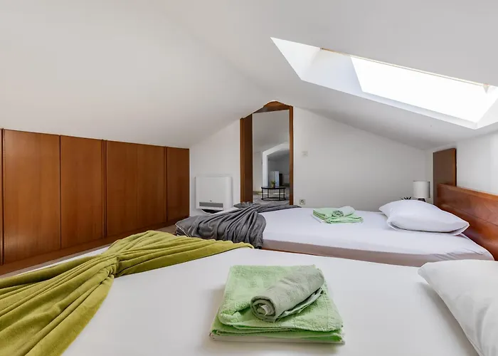 Paradise In With 6 Bedrooms, Pool And Gaming Villa Zadar