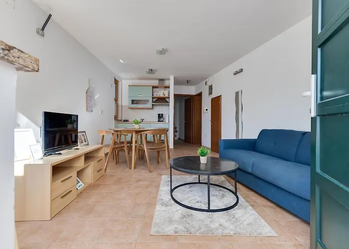 Paradise In With 6 Bedrooms, Pool And Gaming Villa