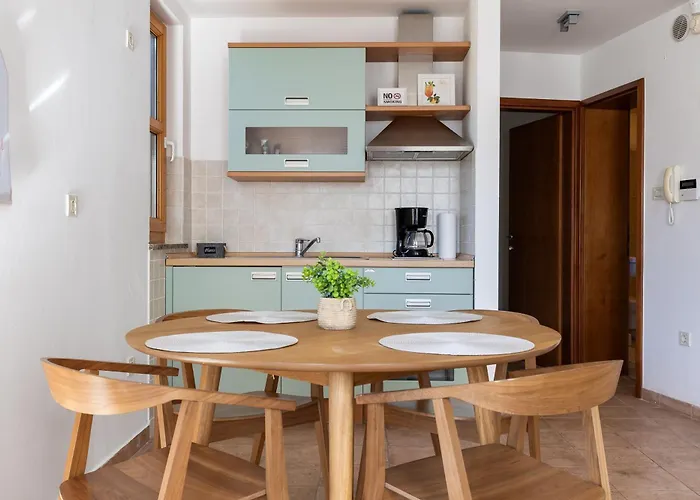 Villa Paradise In With 6 Bedrooms, Pool And Gaming *